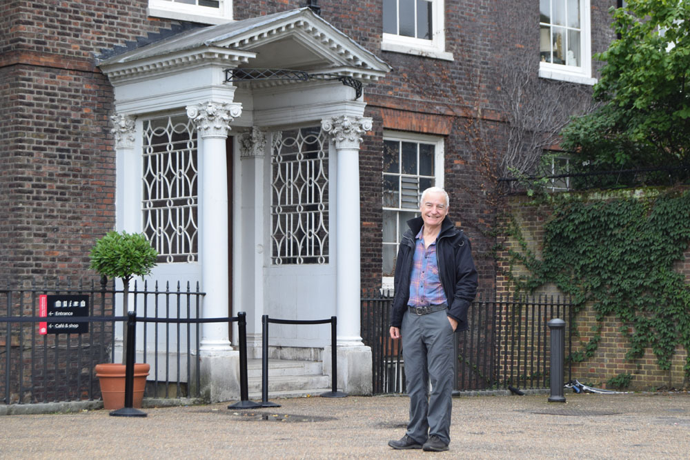 Peter at the Queen's door